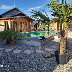Resort Mueller, Vorderburg